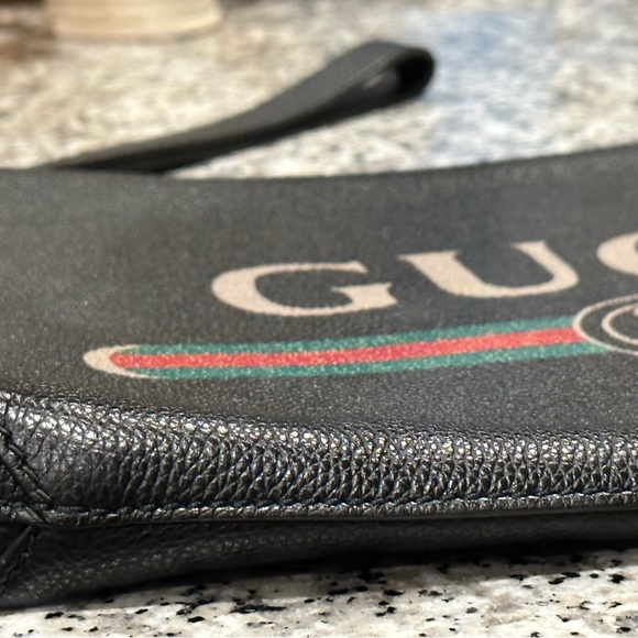 Classic Gucci Logo Leather Envelope Clutch - Picture 7 of 13